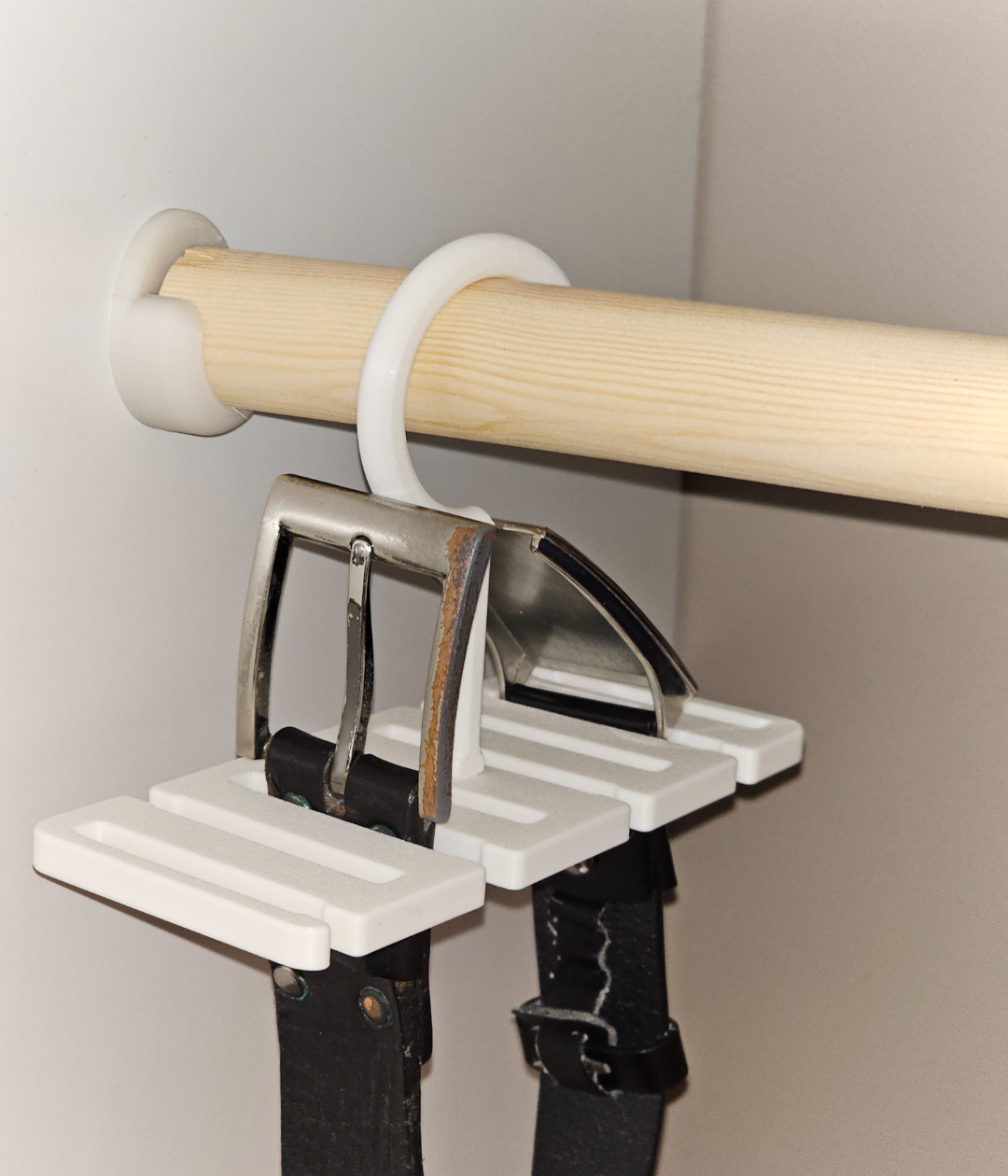 8x Belt hanger for wardrobe
